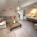 Stilvolle 2 5 Unter Reet In Spo Mit Garten