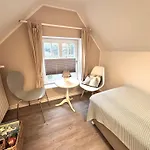 Apartment Stilvolle 2 5 Unter Reet In Spo Mit Garten Böhl