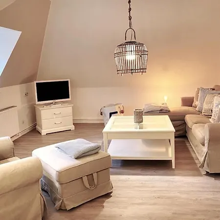 Sky & Homes Strandlaeufer I Stilvolle Unter Reet In Spo Mit Parkgarten