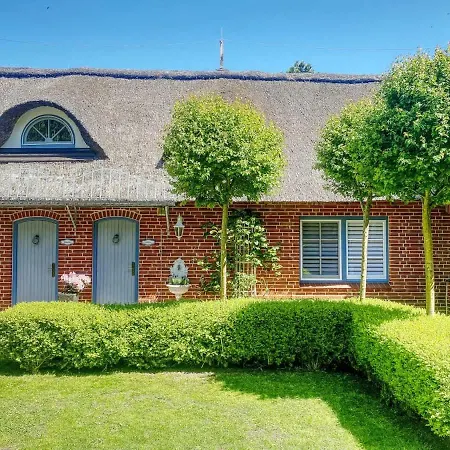 Apartament Sky & Homes Strandlaeufer I Stilvolle Unter Reet In Spo Mit Parkgarten