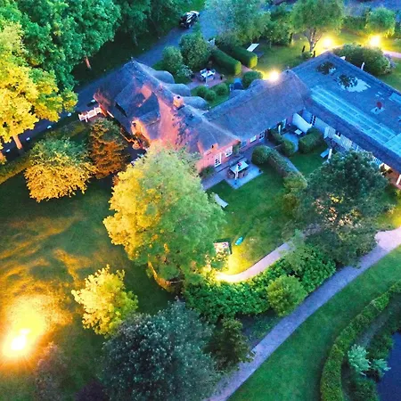 Sky & Homes Strandlaeufer I Stilvolle Unter Reet In Spo Mit Parkgarten