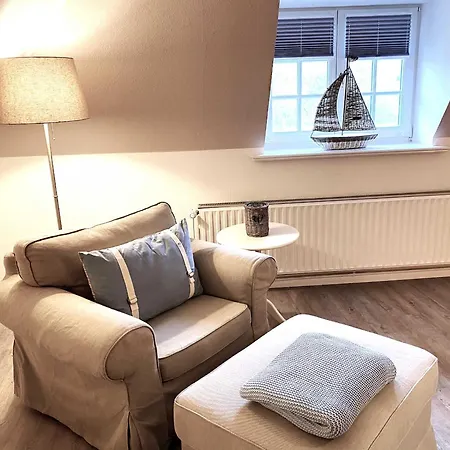 Sky & Homes Strandlaeufer I Stilvolle Unter Reet In Spo Mit Parkgarten