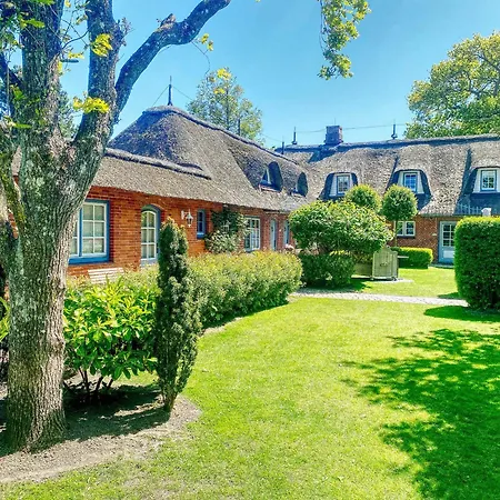 Sky & Homes Strandlaeufer I Stilvolle Unter Reet In Spo Mit Parkgarten Sankt Peter-Ording
