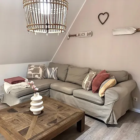 Sky & Homes Strandlaeufer I Stilvolle Unter Reet In Spo Mit Parkgarten Apartamento