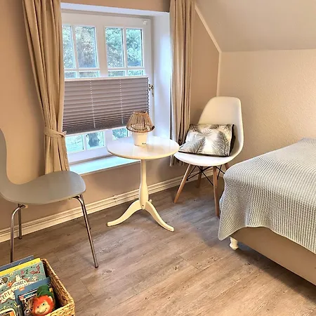 Stilvolle 2 5 Unter Reet In Spo Mit Garten