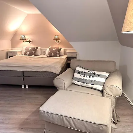 Apartamento Sky & Homes Strandlaeufer I Stilvolle Unter Reet In Spo Mit Parkgarten