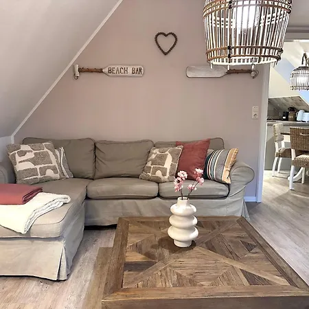 Apartman Sky & Homes Strandlaeufer I Stilvolle Unter Reet In Spo Mit Parkgarten