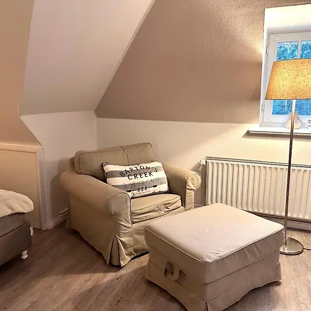 Sky & Homes Strandlaeufer I Stilvolle Unter Reet In Spo Mit Parkgarten Apartman