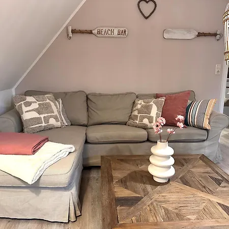 Apartman Sky & Homes Strandlaeufer I Stilvolle Unter Reet In Spo Mit Parkgarten Böhl