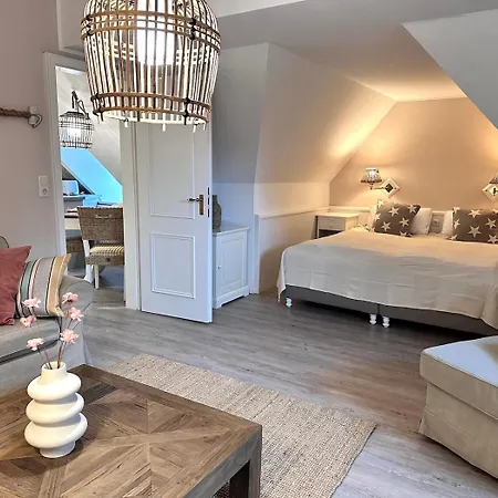 Sky & Homes Strandlaeufer I Stilvolle Unter Reet In Spo Mit Parkgarten Apartman *