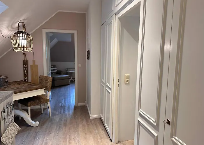 Apartamento Sky & Homes Strandlaeufer I Stilvolle Unter Reet In Spo Mit Parkgarten