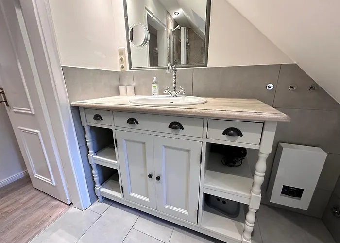 Sky & Homes Strandlaeufer I Stilvolle Unter Reet In Spo Mit Parkgarten Apartamento *